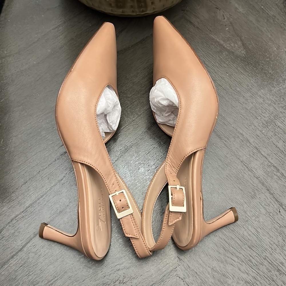 27 EDIT Naturalizer Felicia Slingback Pointed Toe Pump (Wide) - Picture 8 of 11